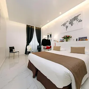 La Maisonnette Tritone Trevi , Rome Italy
