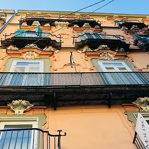Mini-flat Toledo , Naples Italy